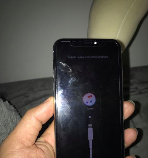 如何解决iPhone无故自动关机问题（针对iPhone自动关机的原因和解决方法进行详细介绍）