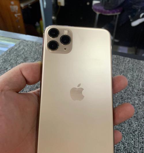 苹果11与苹果11Pro（深入比较两款手机的功能和性能，帮您选择更适合自己的机型）