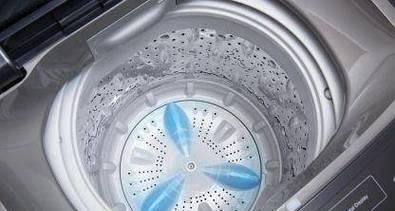 洗衣机下漏水的原因及解决方法（洗衣机漏水的危害与应对之策）