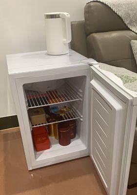 冰柜小型冰箱收纳方法-打造有序的存储空间（以冰柜小型冰箱收纳方法为主题）