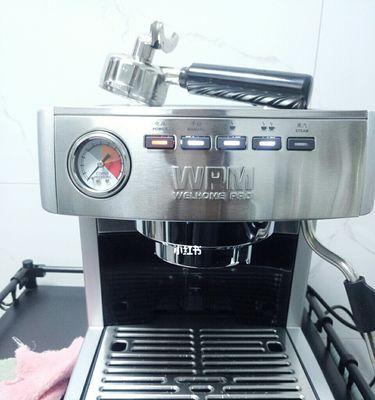 如何有效处理咖啡机研磨器生锈问题（简单方法帮助您解决咖啡机研磨器生锈的困扰）