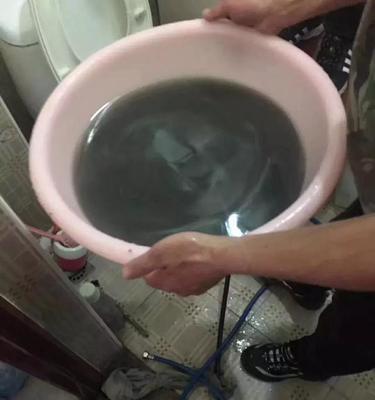 热水器上的水垢问题及解决方法（清除热水器上的水垢）