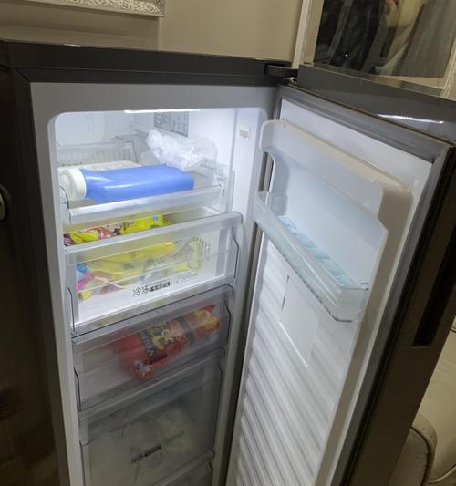 冰箱侧面发热的原因及解决方法（冰箱侧面发热）