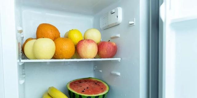 夏季冰箱温度调节的合适度（如何设置夏季冰箱的温度以保持食物的新鲜度和安全性）