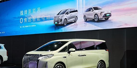 2023年双旗舰模式回归意味着什么？消费者应如何应对？