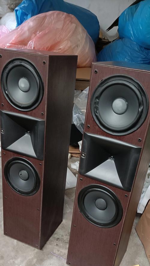 不落地音箱低音调节方法是什么？