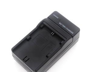 尼康相机充电器d70是多少瓦？如何选择合适的充电器？