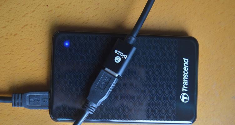 VGA接口如何连接移动硬盘？连接后显示效果如何？