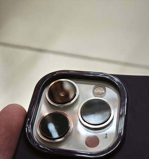 苹果手机后摄采用的材质是什么？这种材质有何特点？